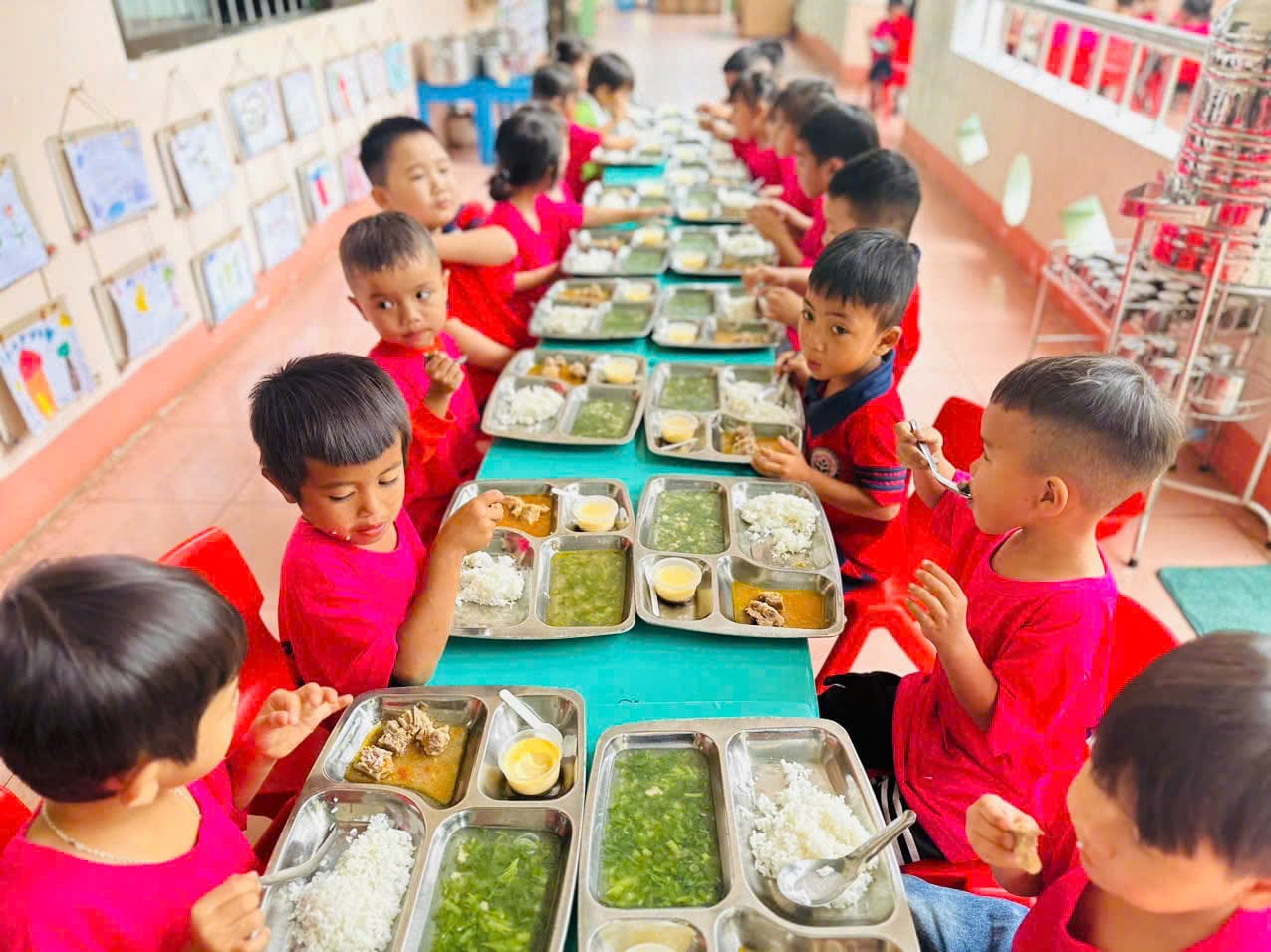 Bữa ăn tại trường ngày 11/12/2024