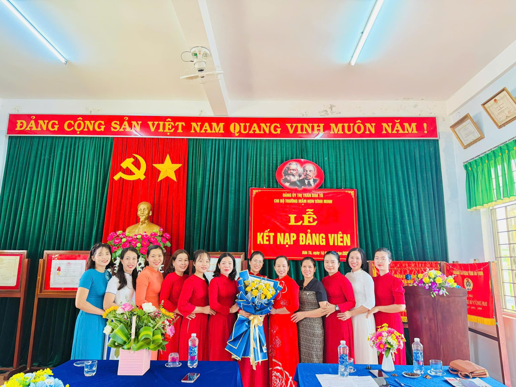 Lễ kết nạp đảng viên mới