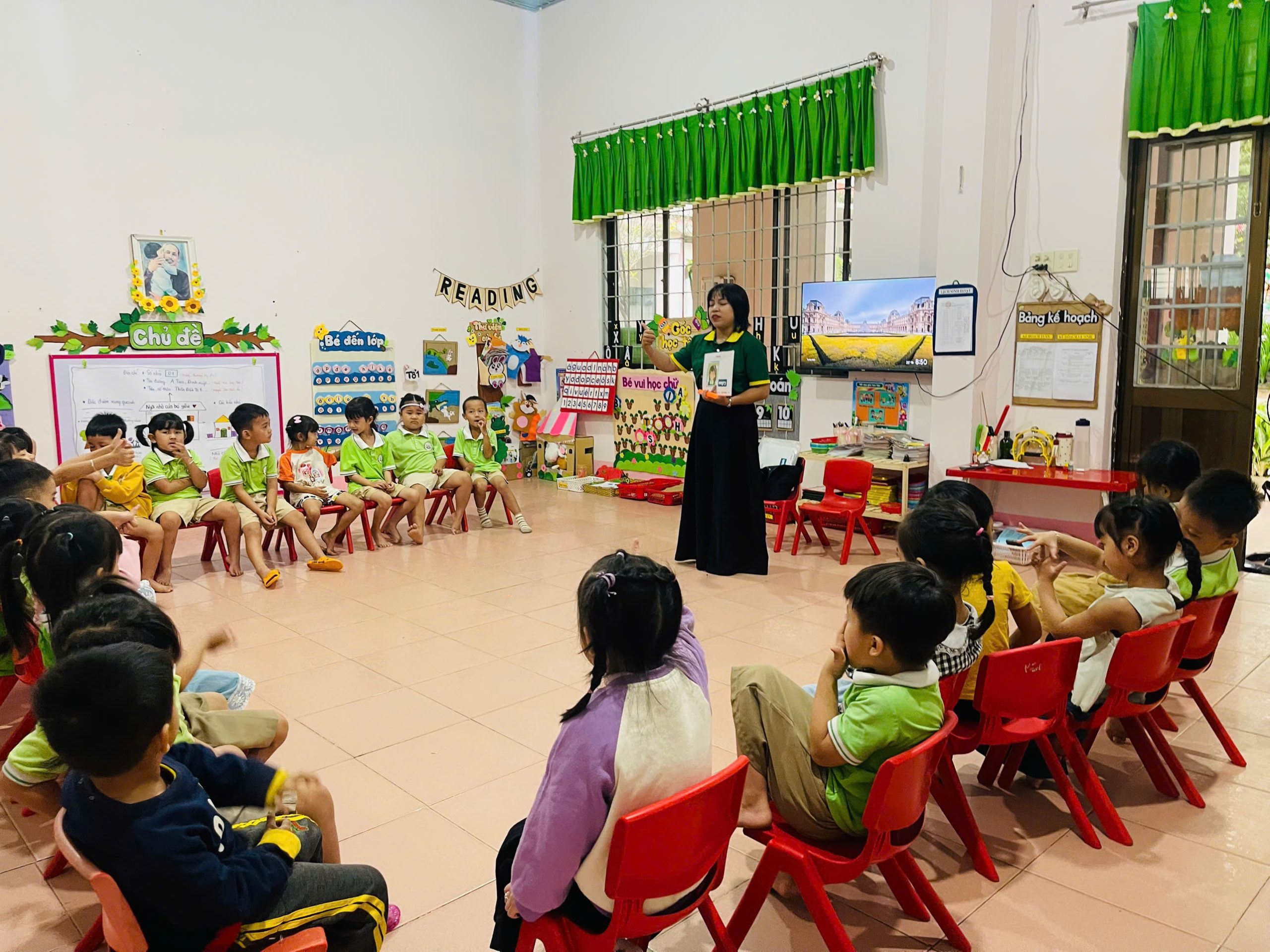 Các buổi học Tiếng Anh của các bé thật vui nhộn!