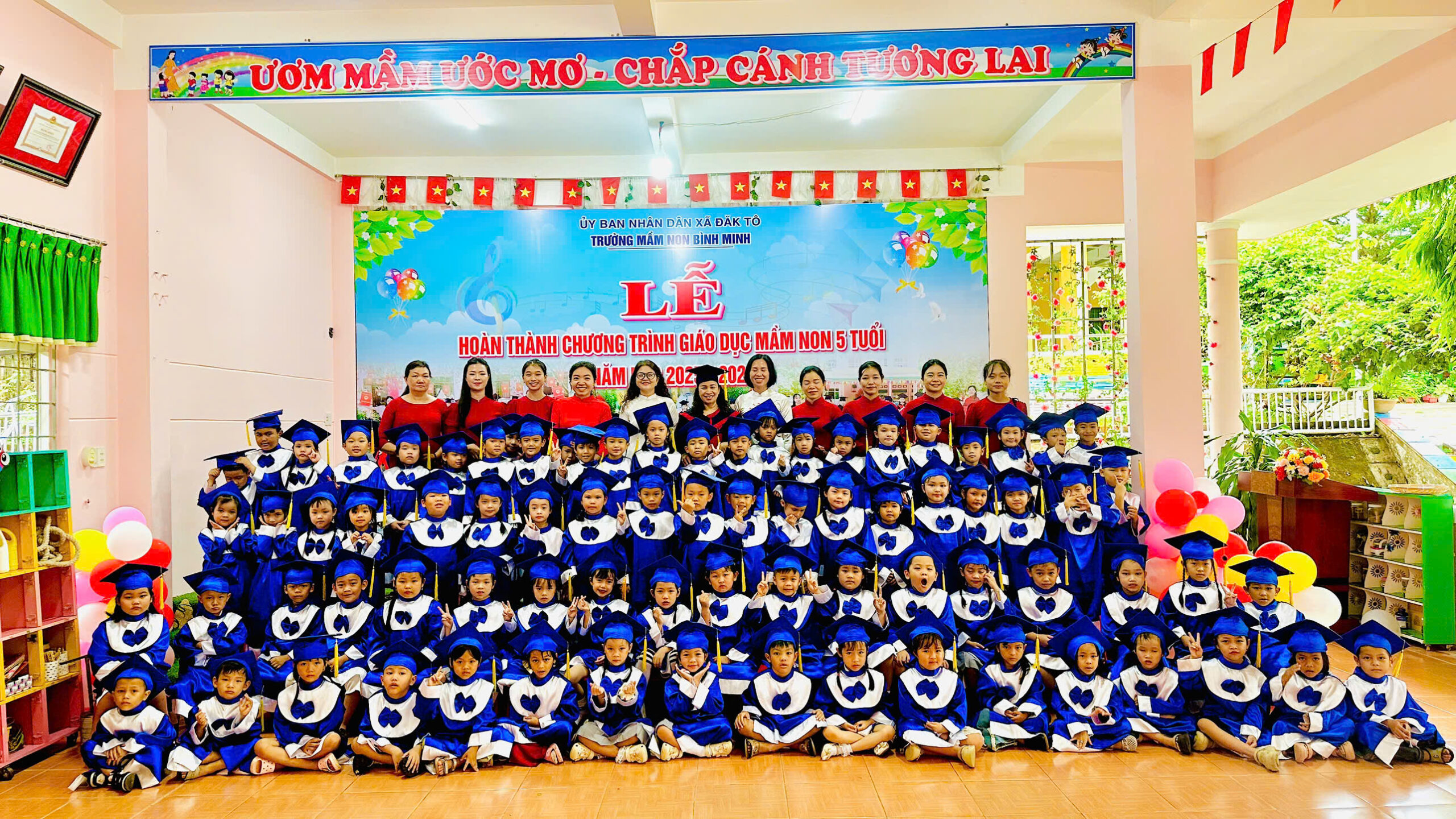 LỄ HOÀN THÀNH CHƯƠNG TRÌNH GIÁO DỤC MẦM NON 5 TUỔI – DẤU MỐC ĐẦU TIÊN TRÊN HÀNH TRÌNH KHÔN LỚN
