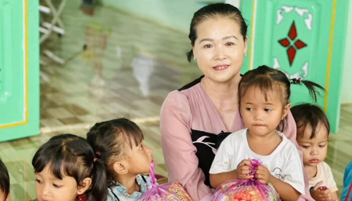 Yêu thương và chia sẻ Yêu thương và chia sẻ